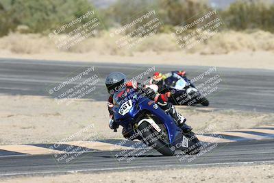 media/Dec-07-2025-CVMA (Sun) [[3e7d2de5dc]]/Race 8-Middleweight Shootout/